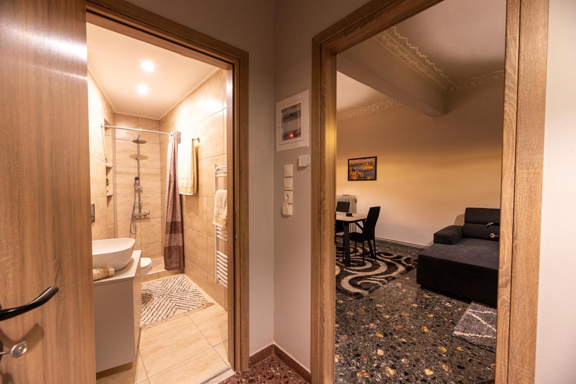 Stamos Apartment Airport Спата Екстер'єр фото
