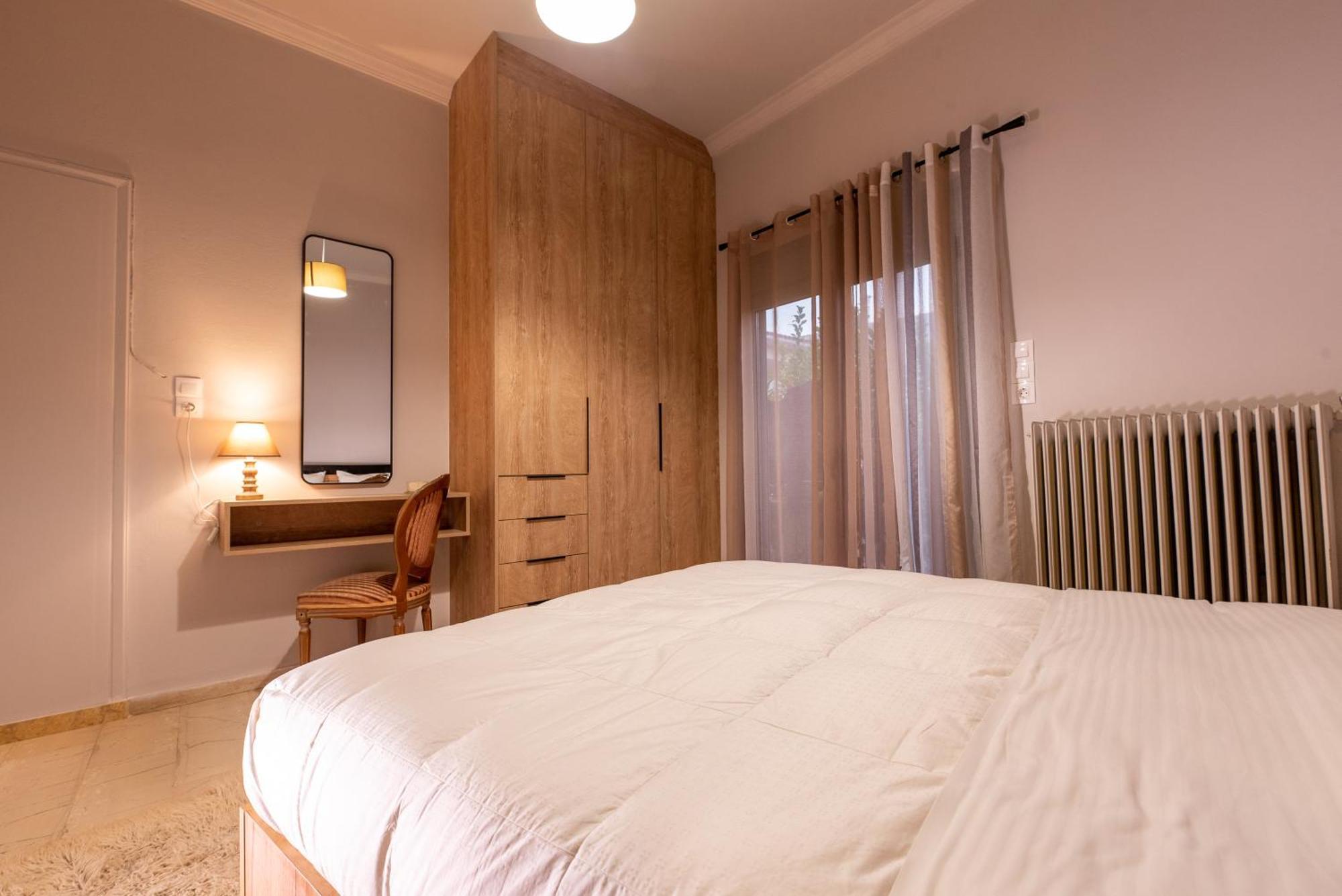 Stamos Apartment Airport Спата Екстер'єр фото