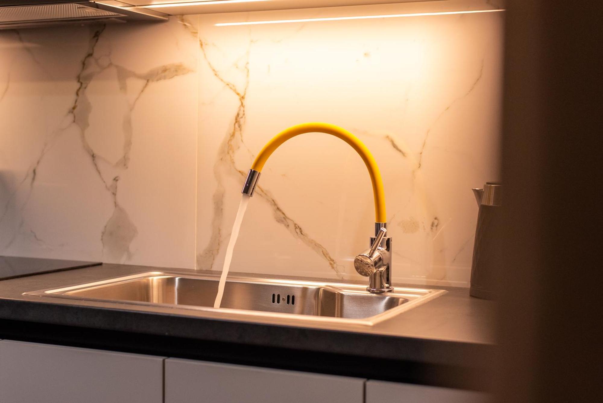 Stamos Apartment Airport Спата Екстер'єр фото