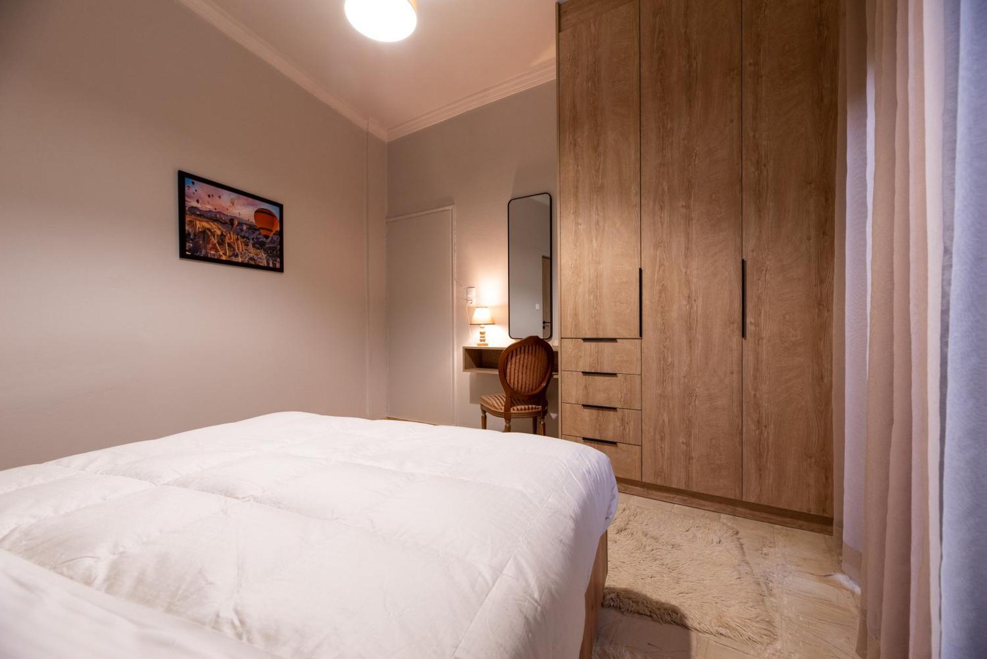 Stamos Apartment Airport Спата Екстер'єр фото