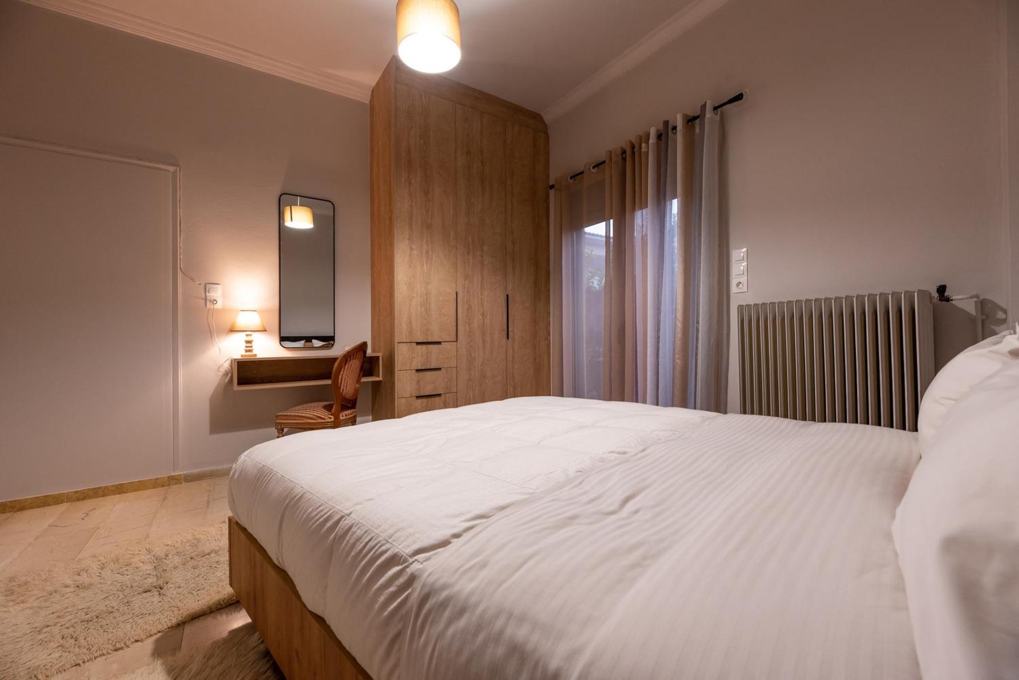 Stamos Apartment Airport Спата Екстер'єр фото
