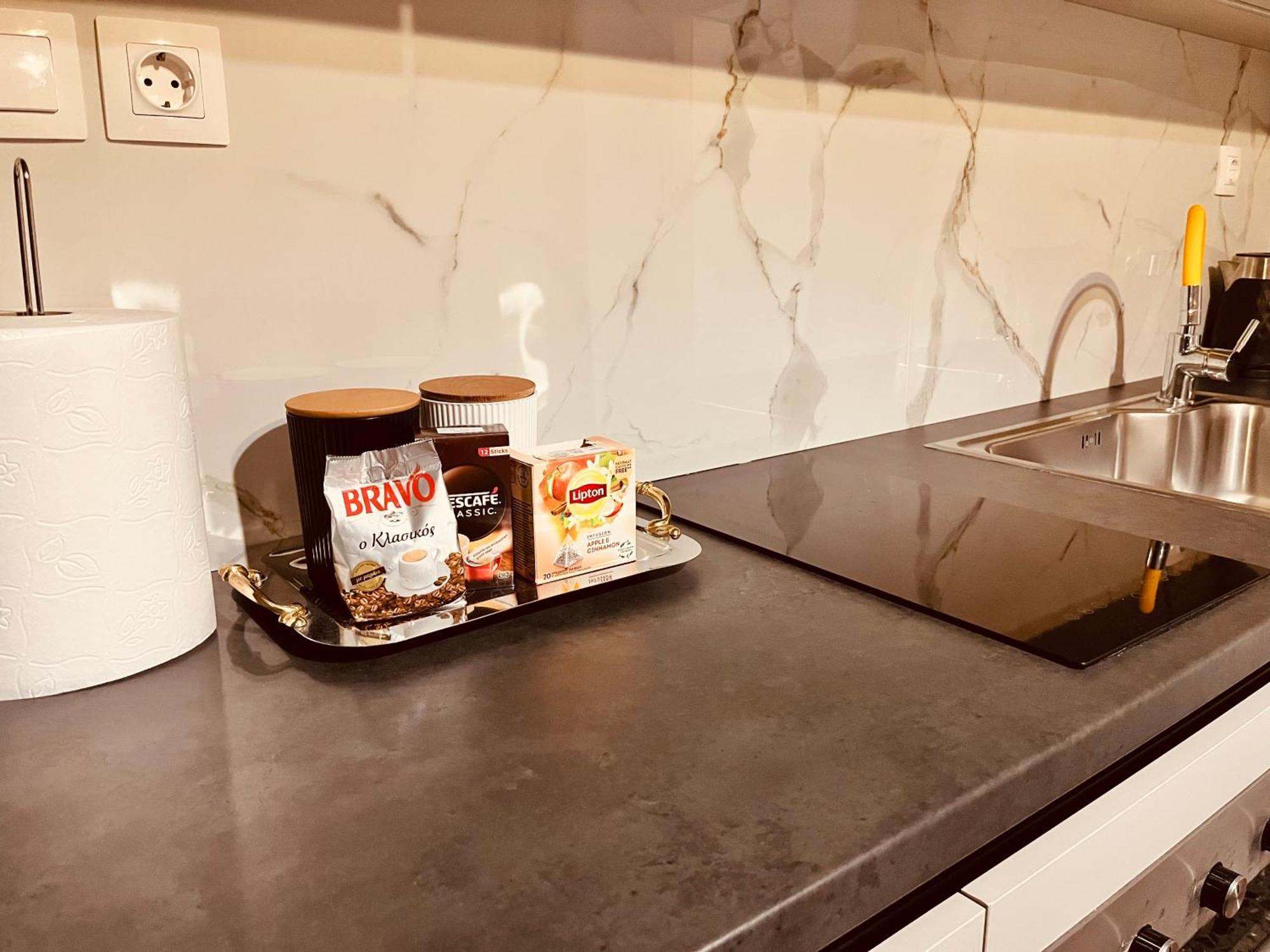 Stamos Apartment Airport Спата Екстер'єр фото
